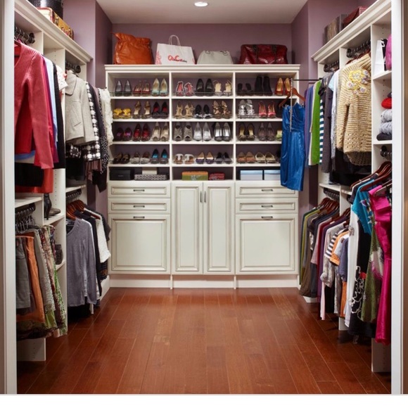 🌺Welcome To My Closet!!!🌺 - Picture 2 of 2